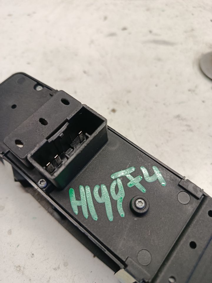 Used 2015 Mercedes-Benz MERCEDES 200 Front Door Switch - Stock #H19974