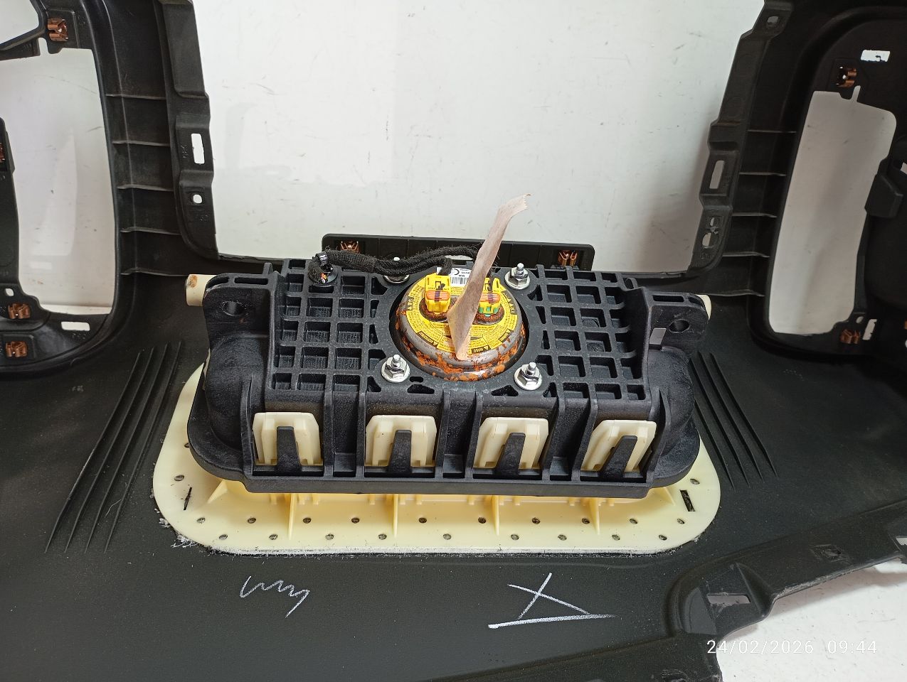 Part image 4