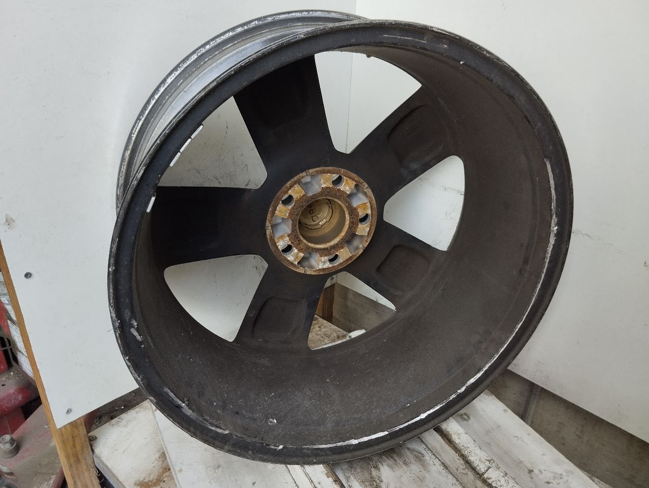 Part image 3