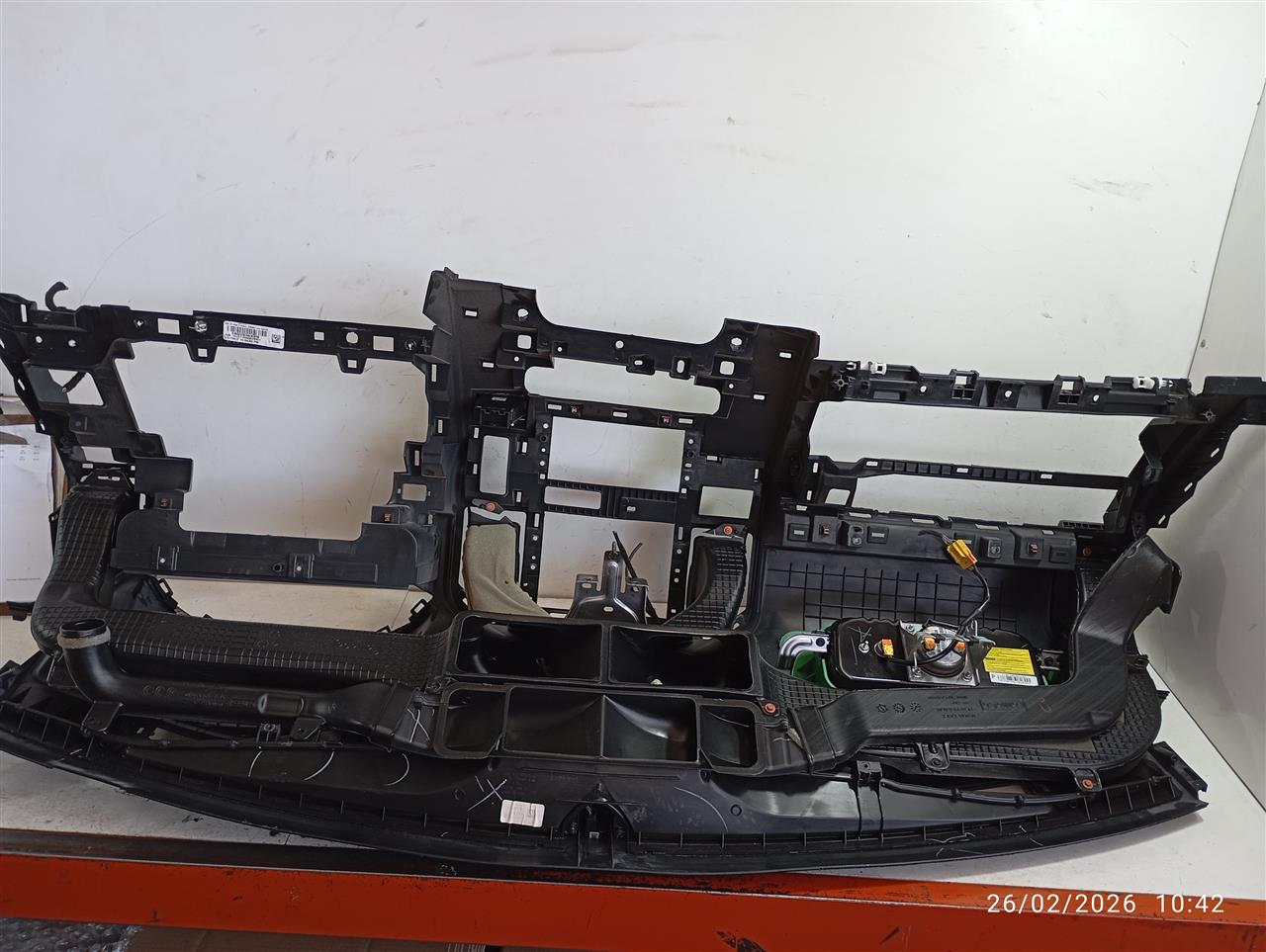 Part image 3