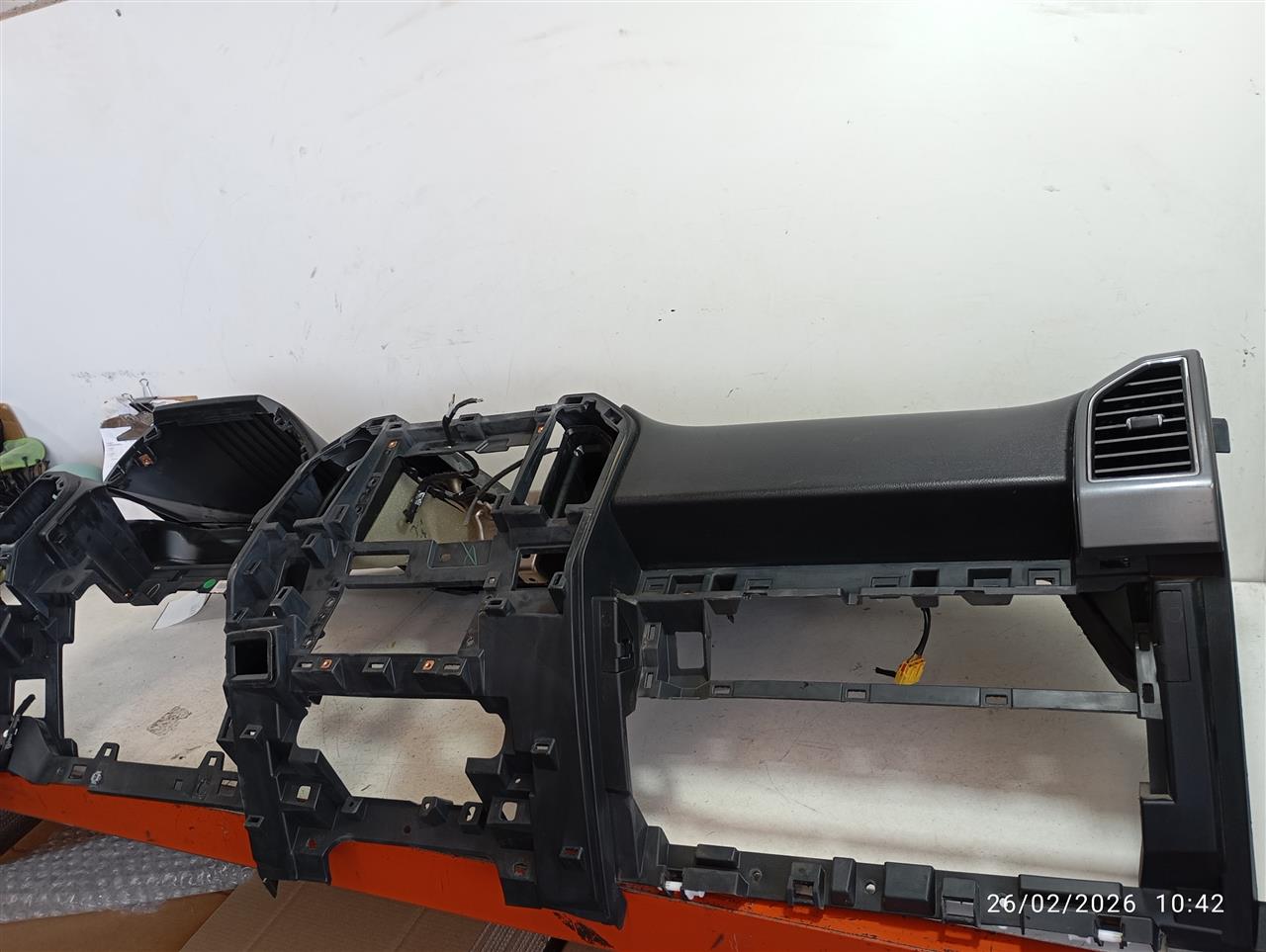 Part image 4
