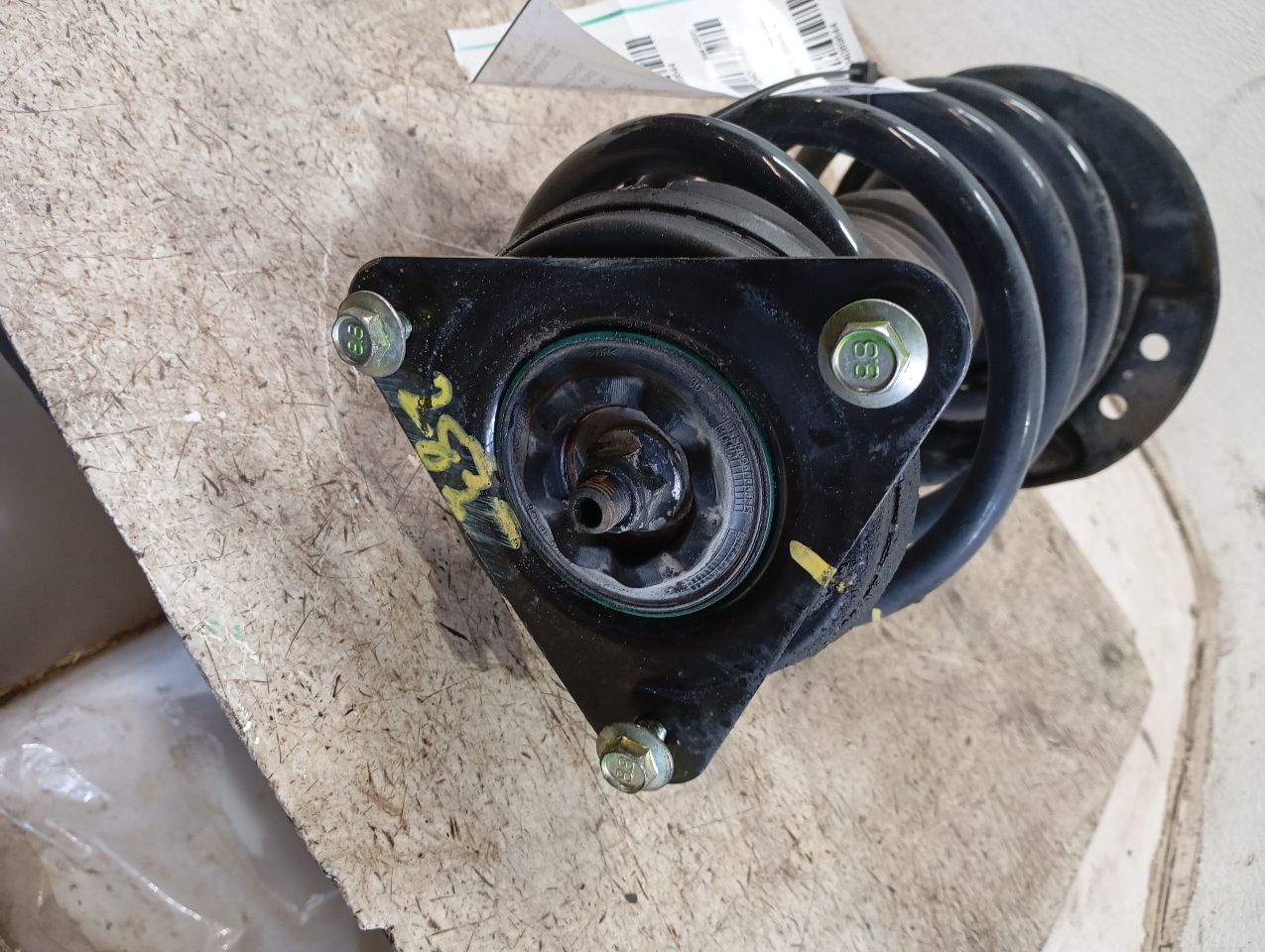 2014 Nissan ROGUE Strut
