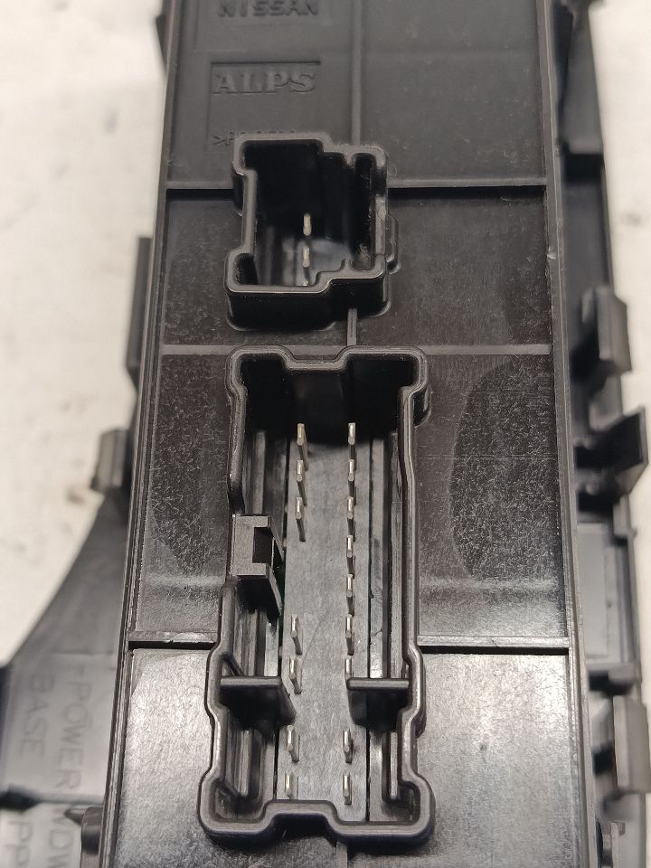 Used 2016 Nissan ALTIMA w/o passenger side automatic up and down window - Stock #H20089