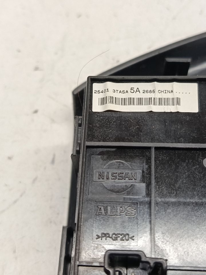 Used 2016 Nissan ALTIMA w/o passenger side automatic up and down window - Stock #H20089