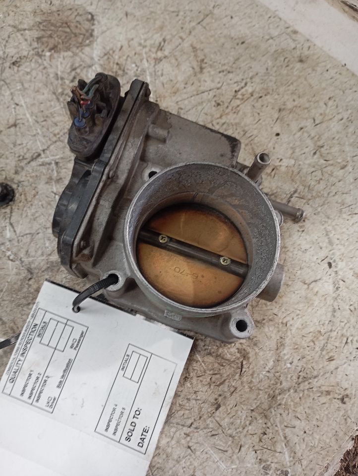 2005 Nissan TITAN Throttle Body Assy