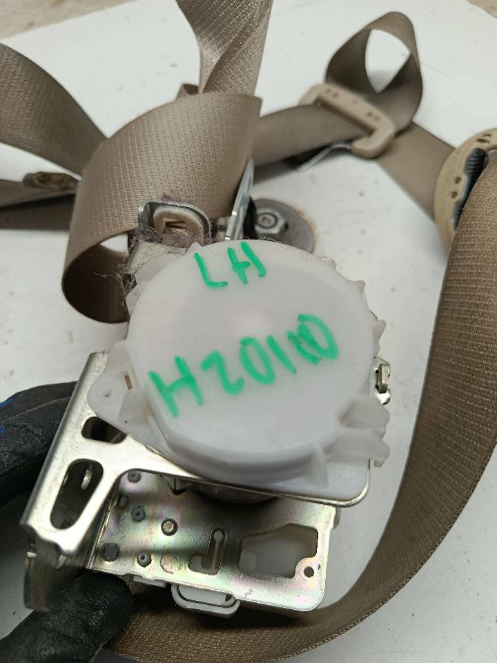 Used 2014 Toyota COROLLA retractor - Stock #H20110