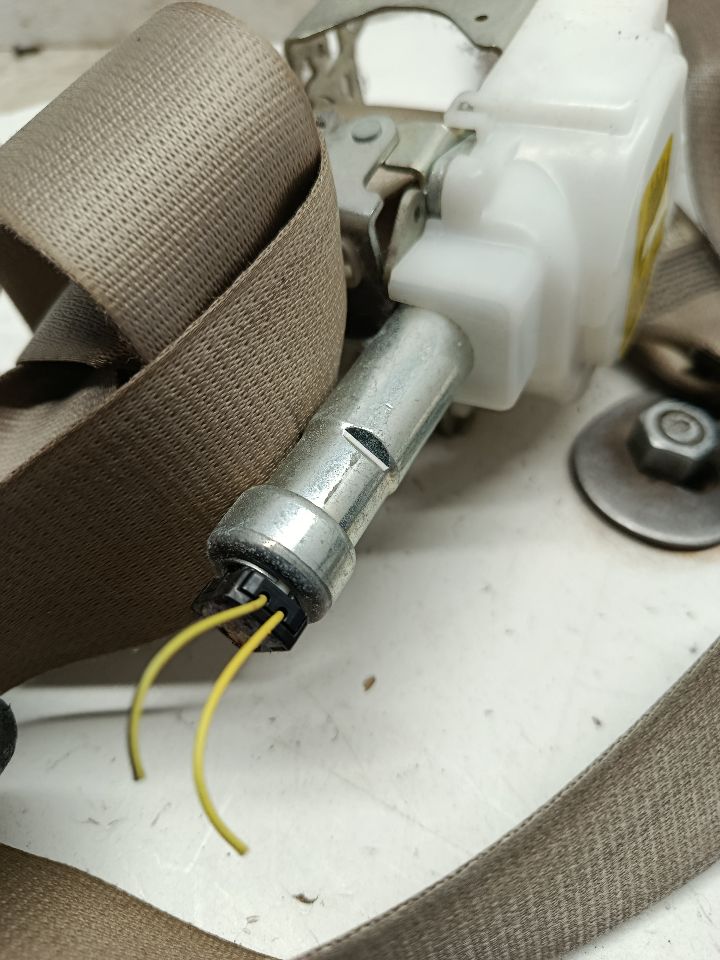 Used 2014 Toyota COROLLA retractor - Stock #H20110