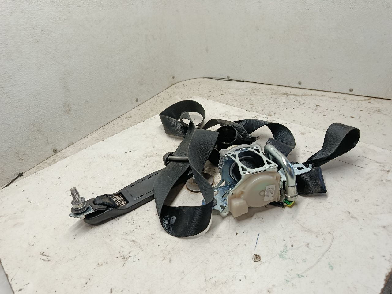 Used 2019 Honda CIVIC retractor - Stock #H20120