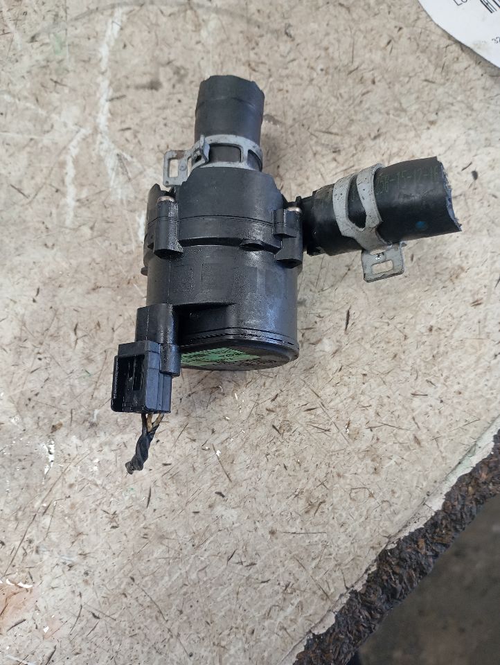 2017 Ford FUSION Coolant Pump