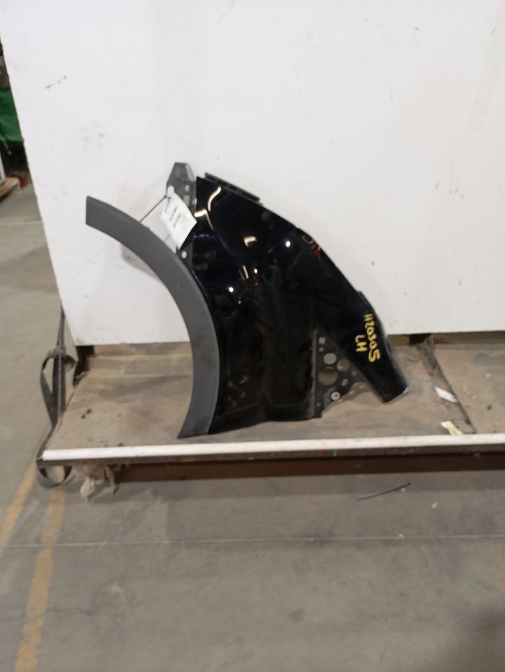 2017 Ford TRANSIT 150 Fender