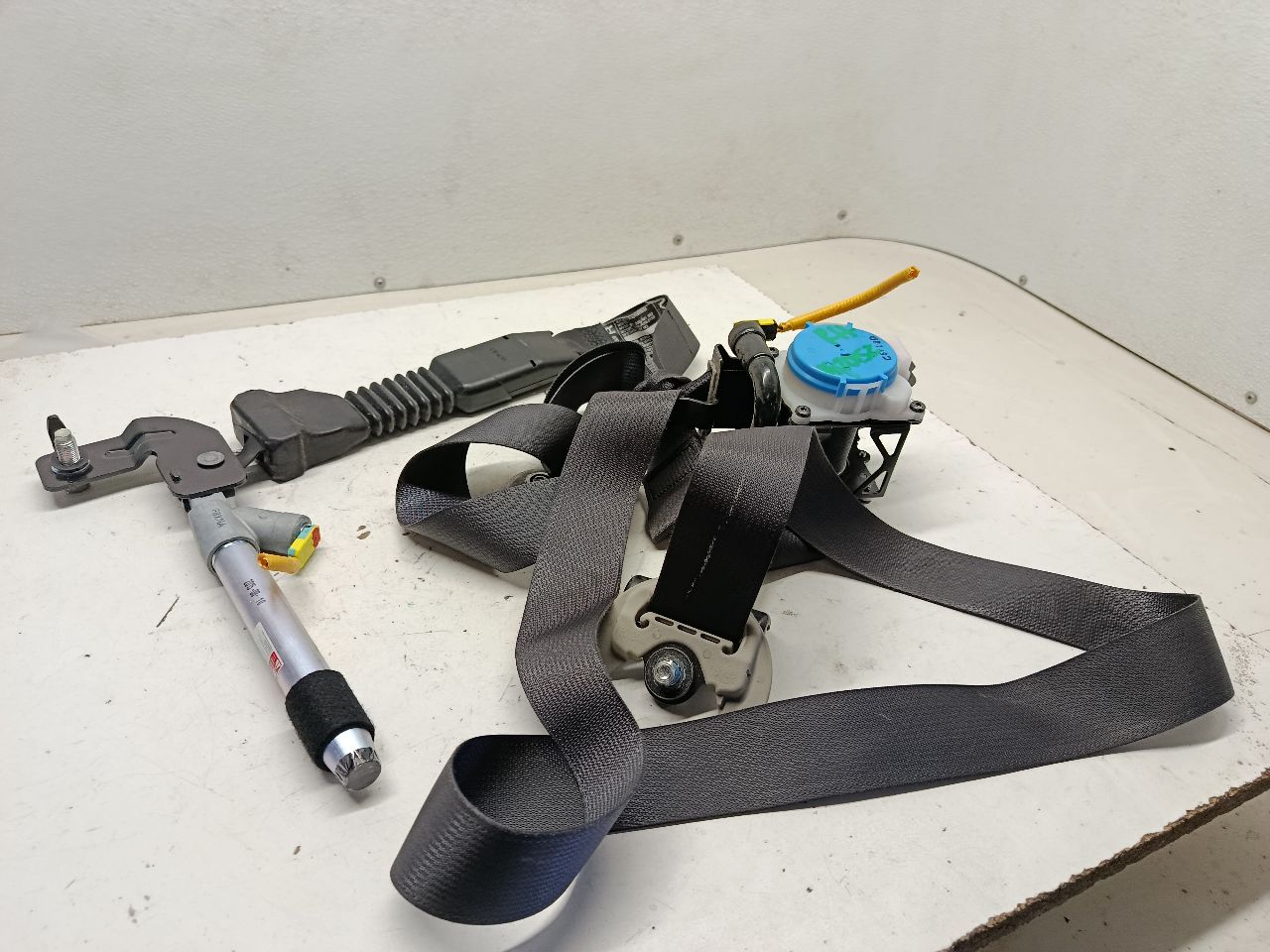 Used 2016 Kia SOUL retractor - Stock #H20152