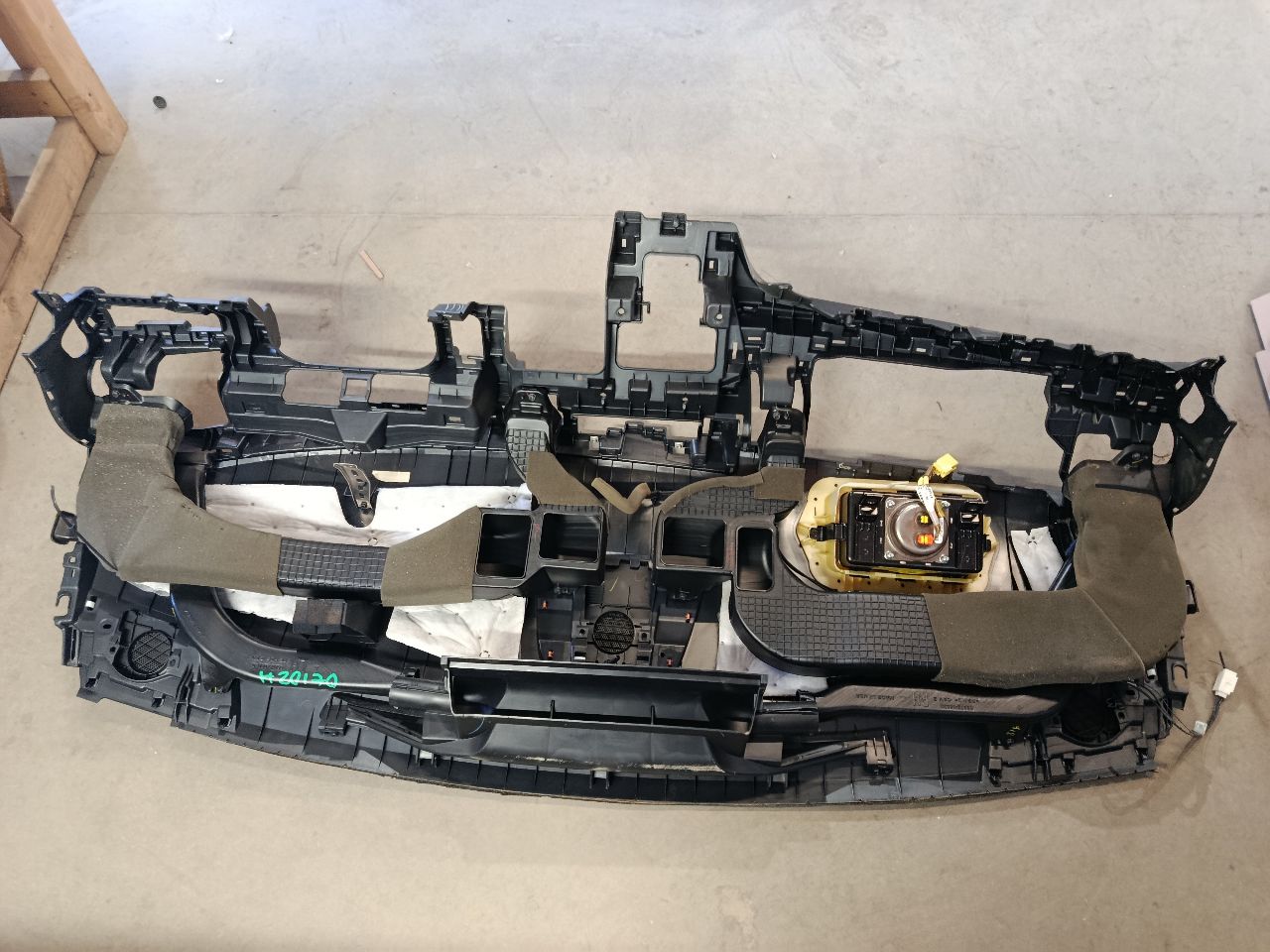 Part image 4