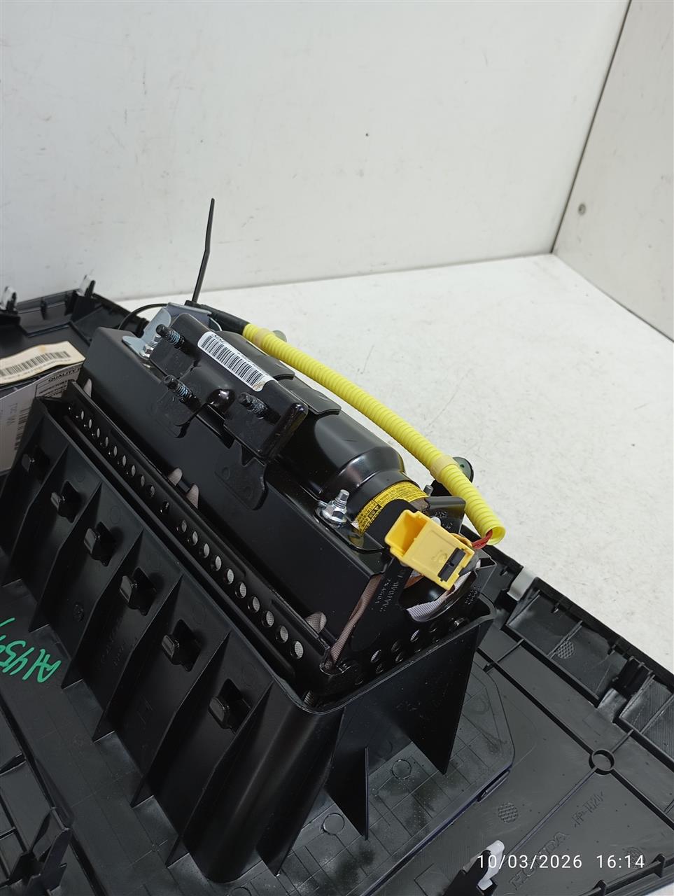 Part image 3