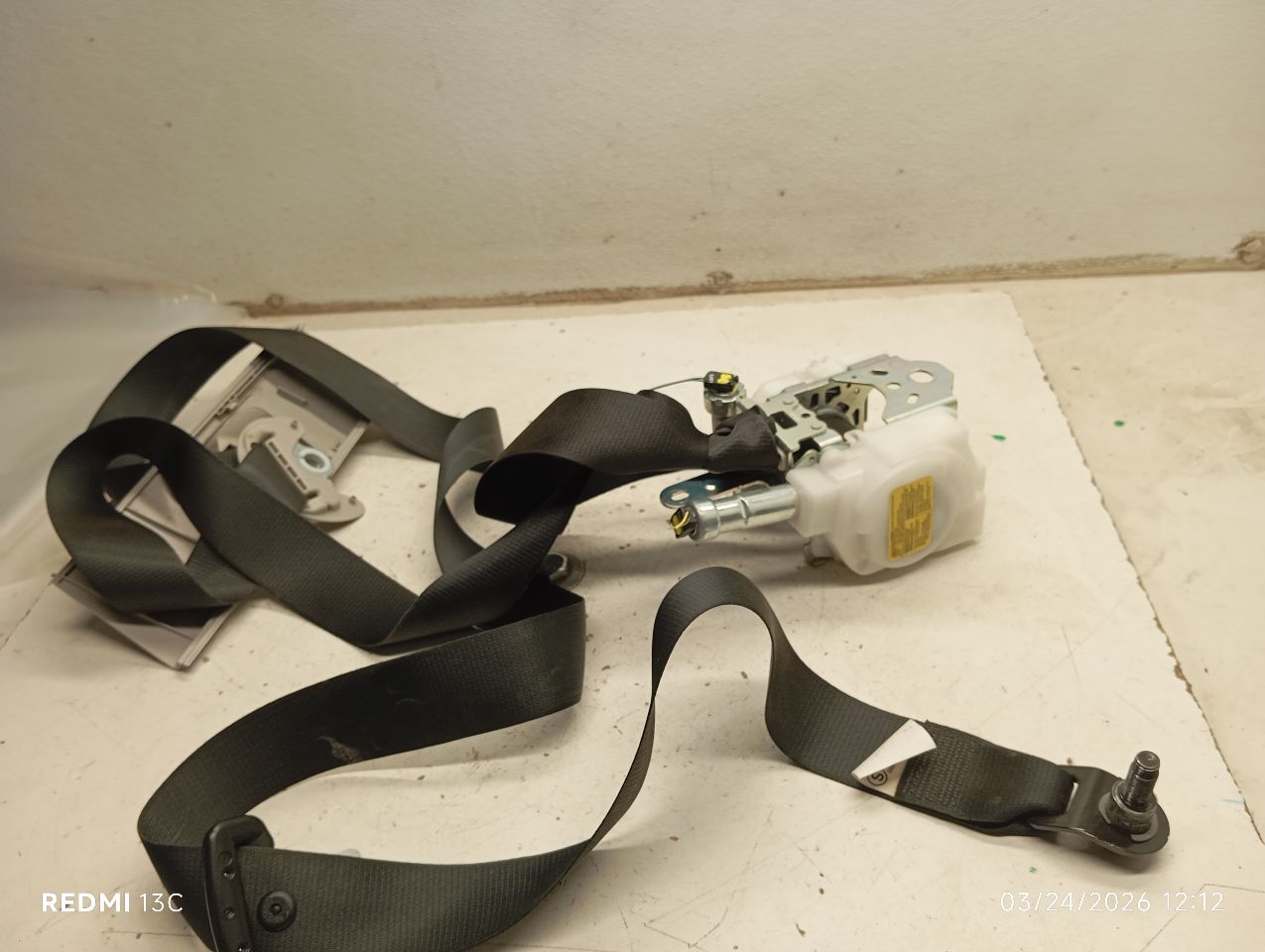 Used 2014 Toyota RAV4 retractor - Stock #H20082