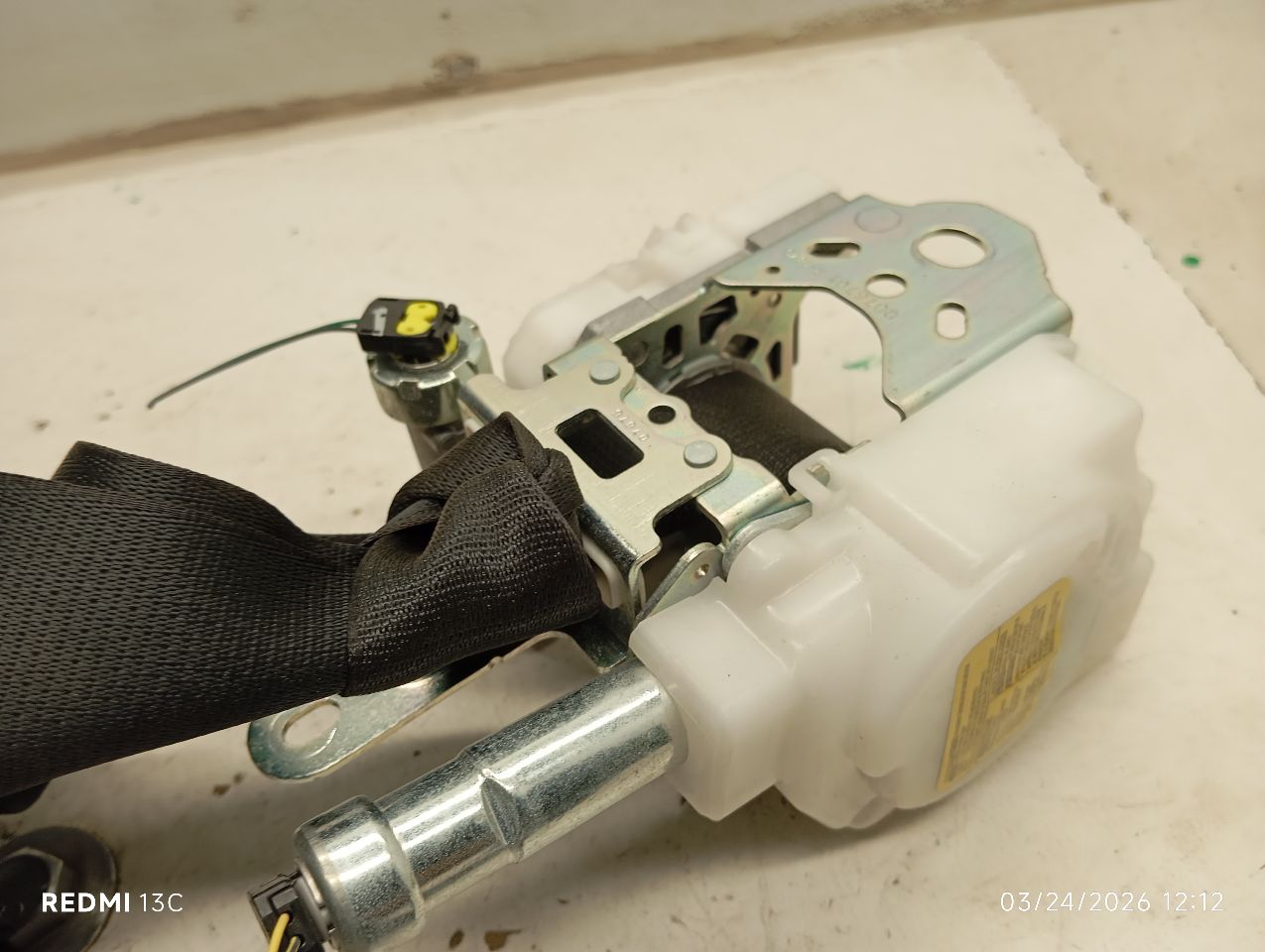 Used 2014 Toyota RAV4 retractor - Stock #H20082