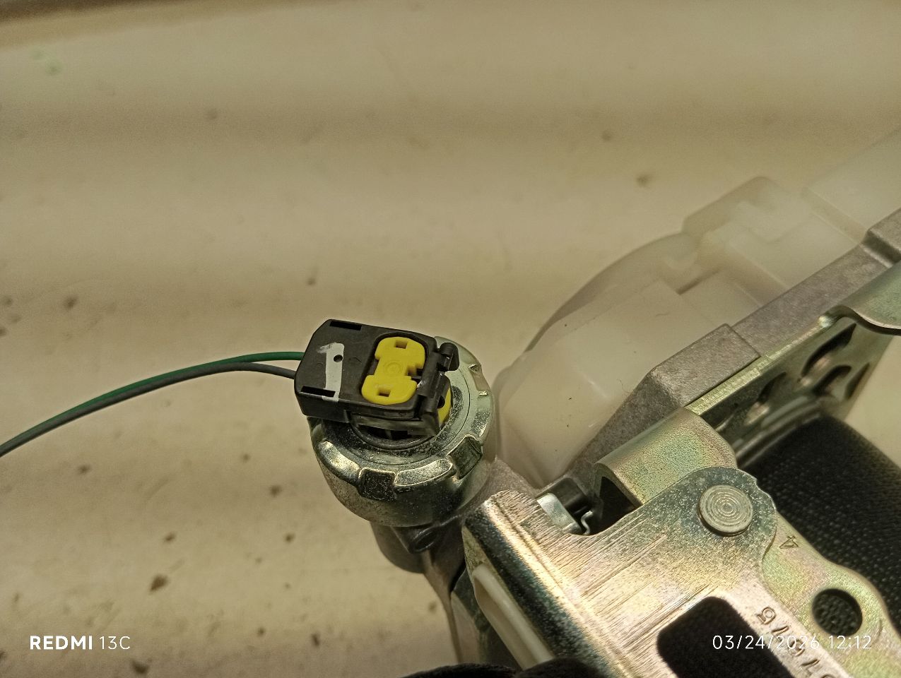Used 2014 Toyota RAV4 retractor - Stock #H20082