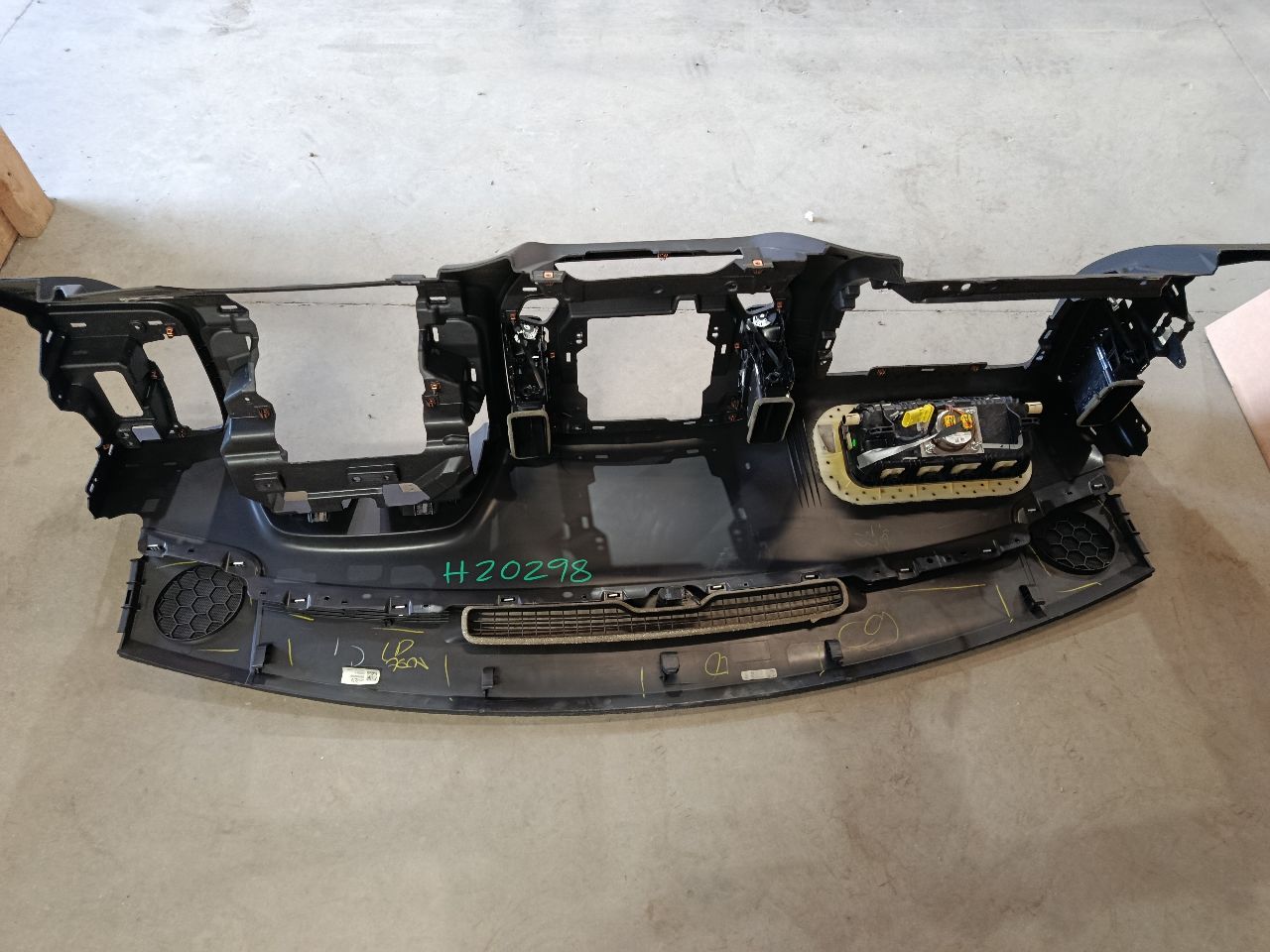 Part image 4