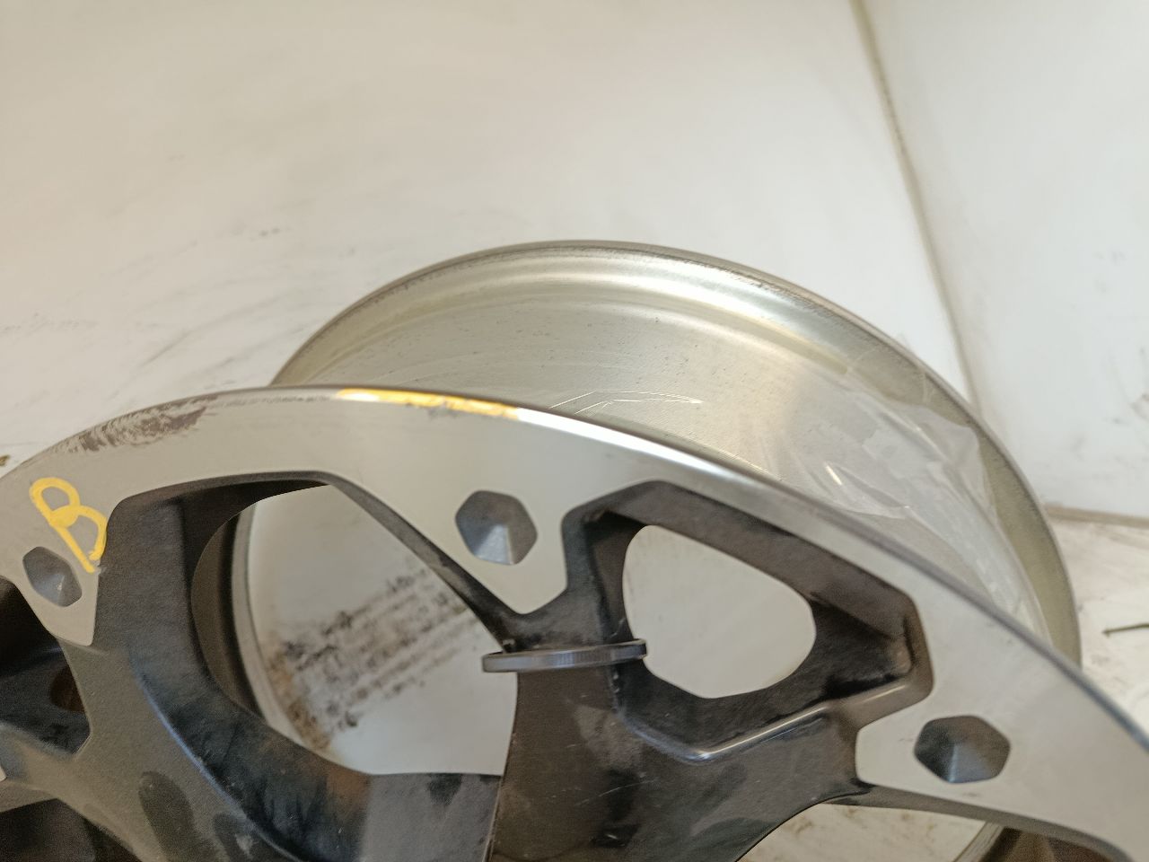 Part image 3