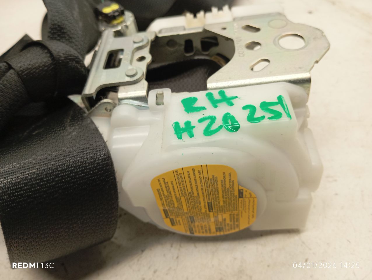 Used 2014 Toyota RAV4 retractor - Stock #H20251