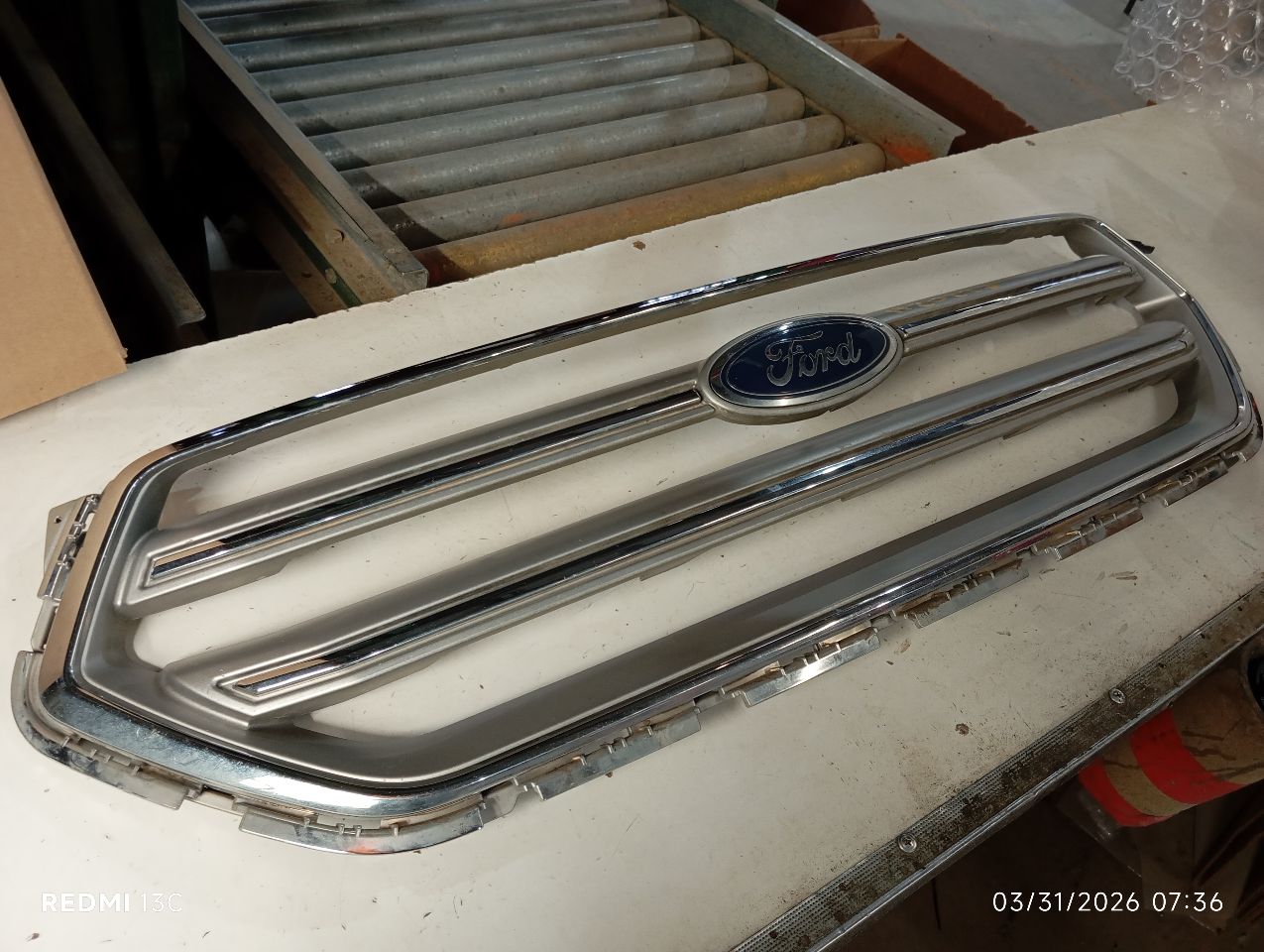 2019 Ford ESCAPE Grille