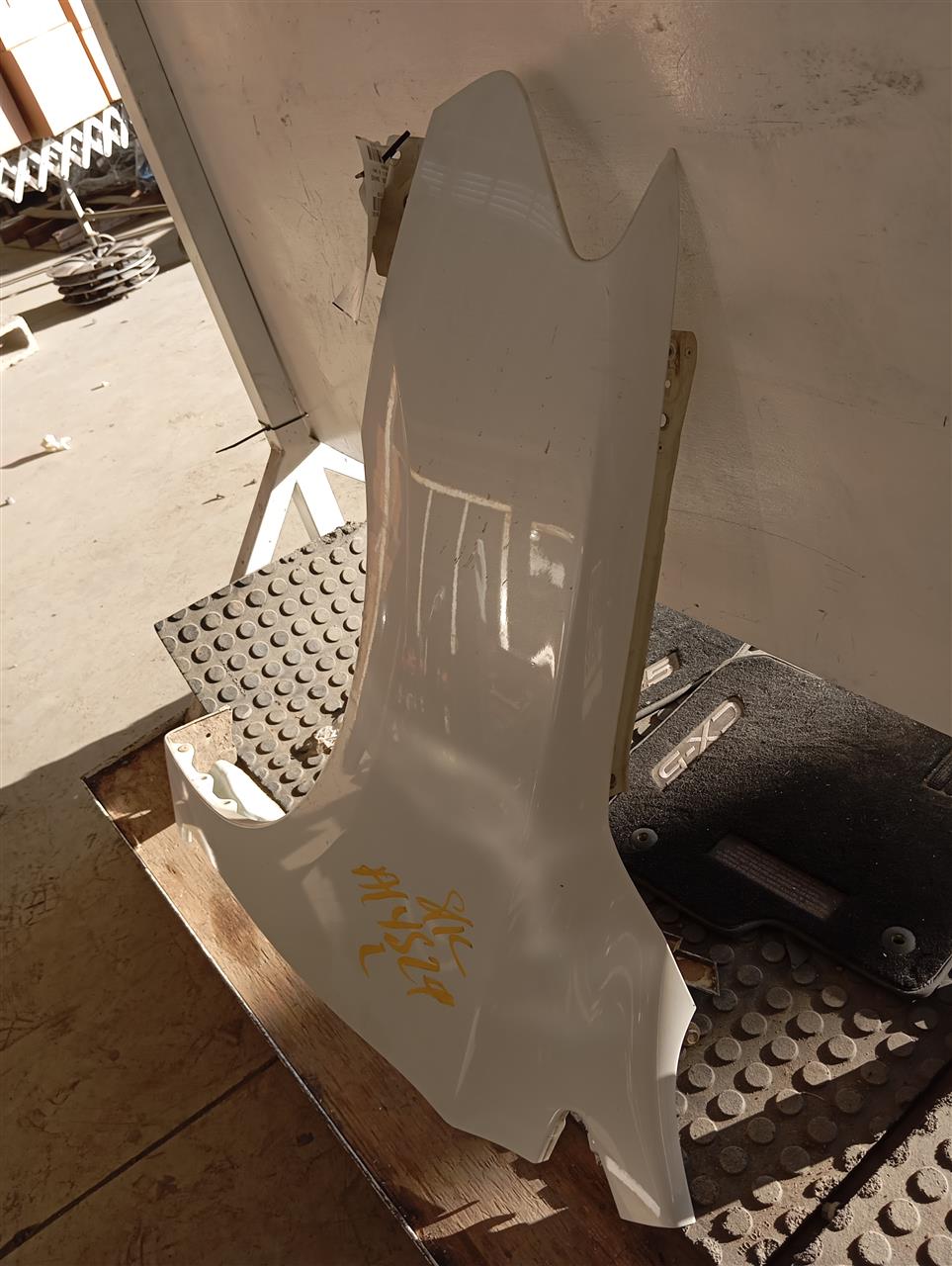 Part image 3