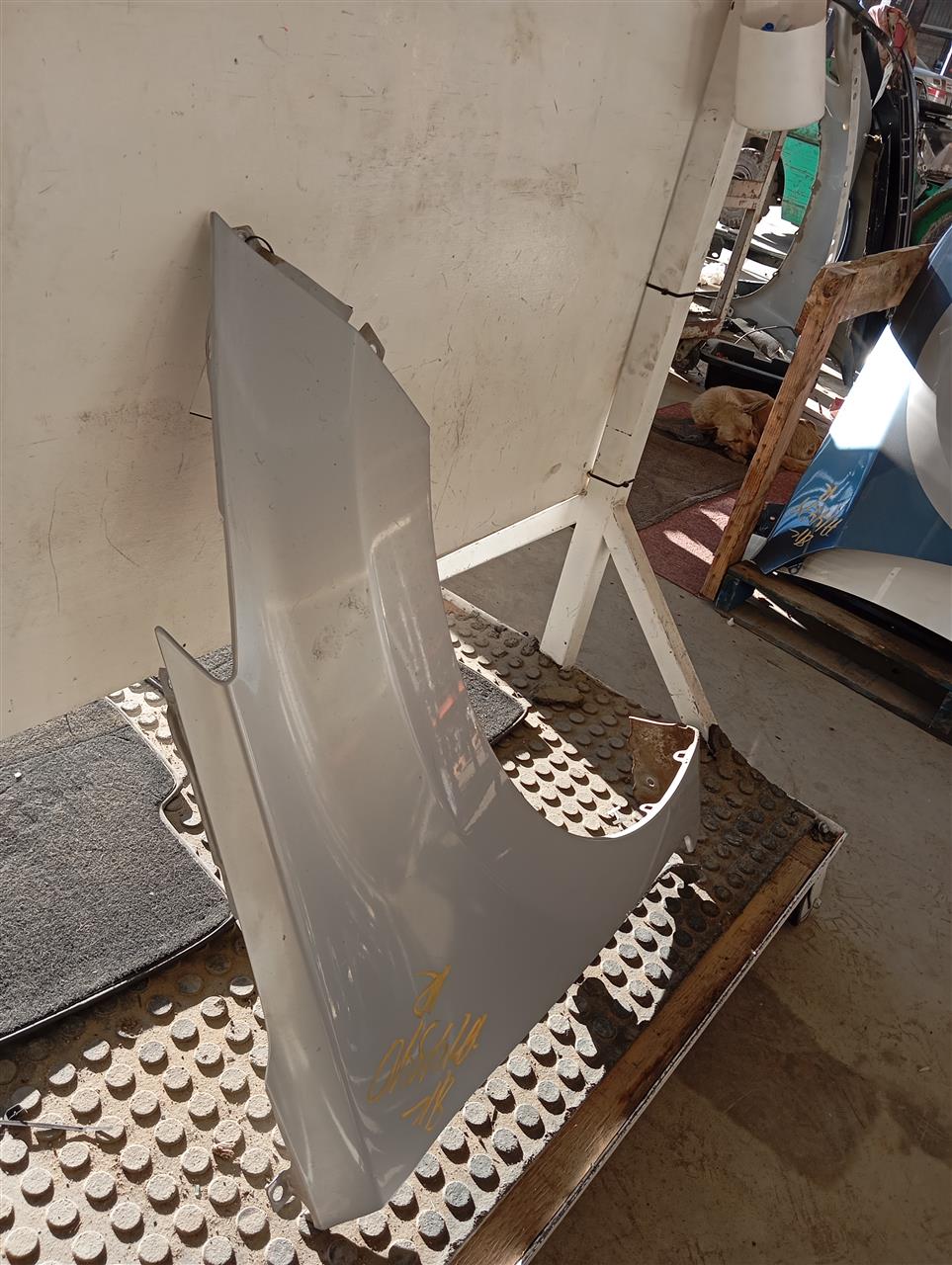 Part image 3