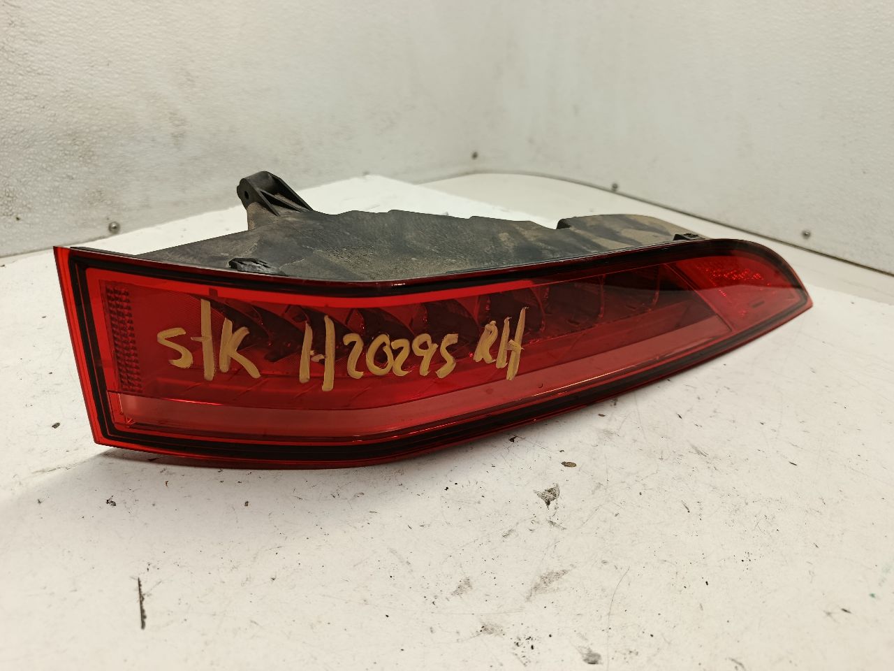 2018 Jaguar F-PACE Tail Lamp