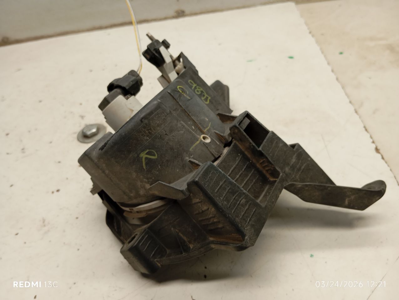 Part image 3
