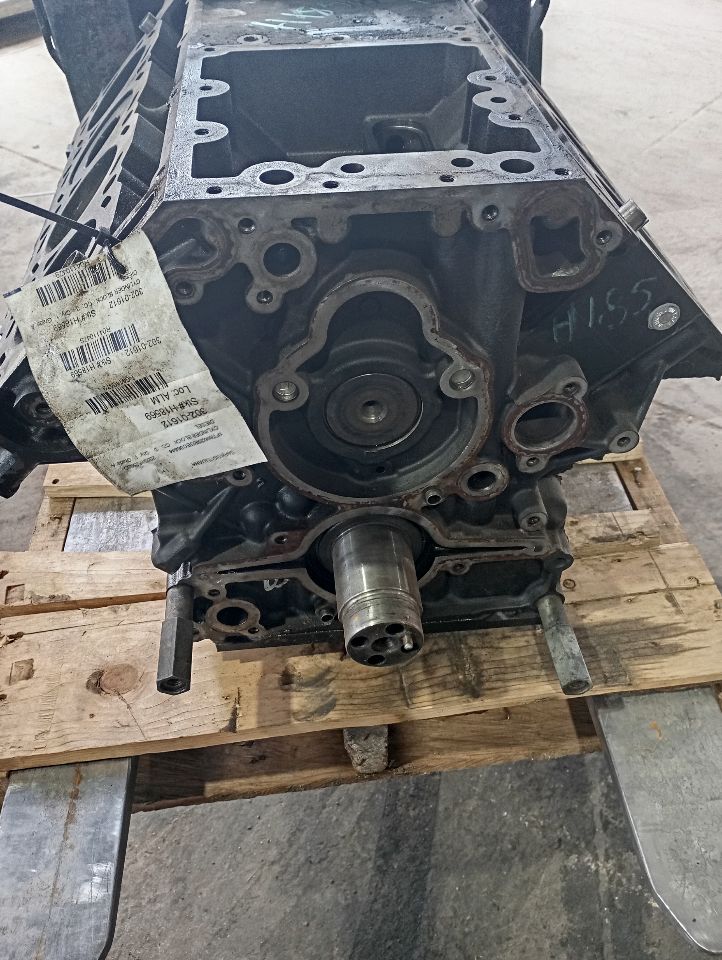 2003 Ford FORD F250SD PICKUP Cylinder Block