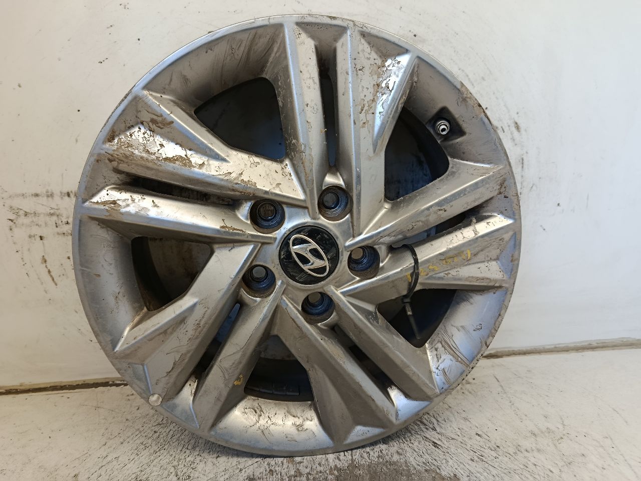 2019 Hyundai ELANTRA Wheel