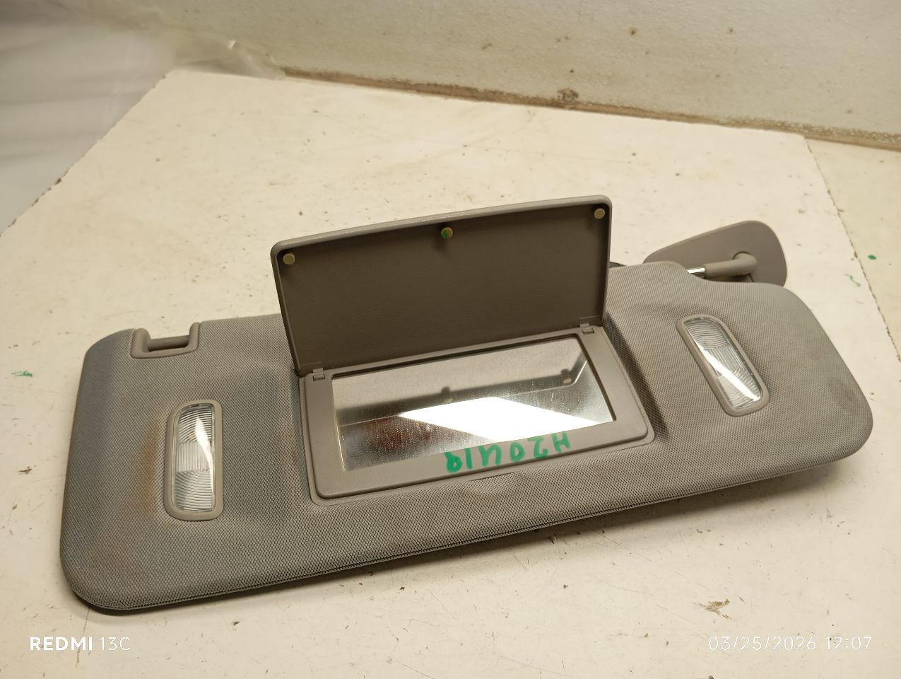 2019 General Motors SILVERADO 1500 PICKUP Sun Visor