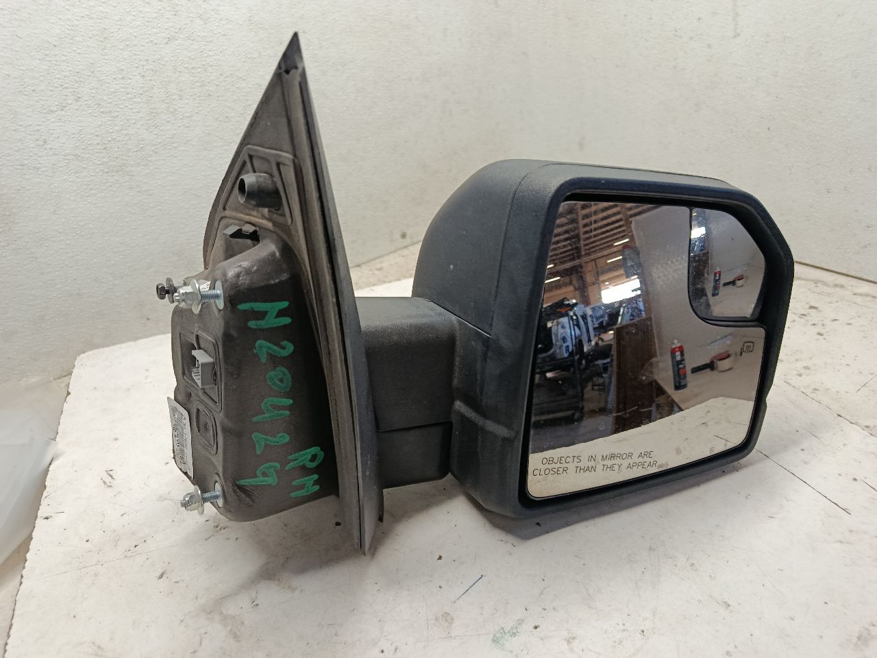 Part image 3