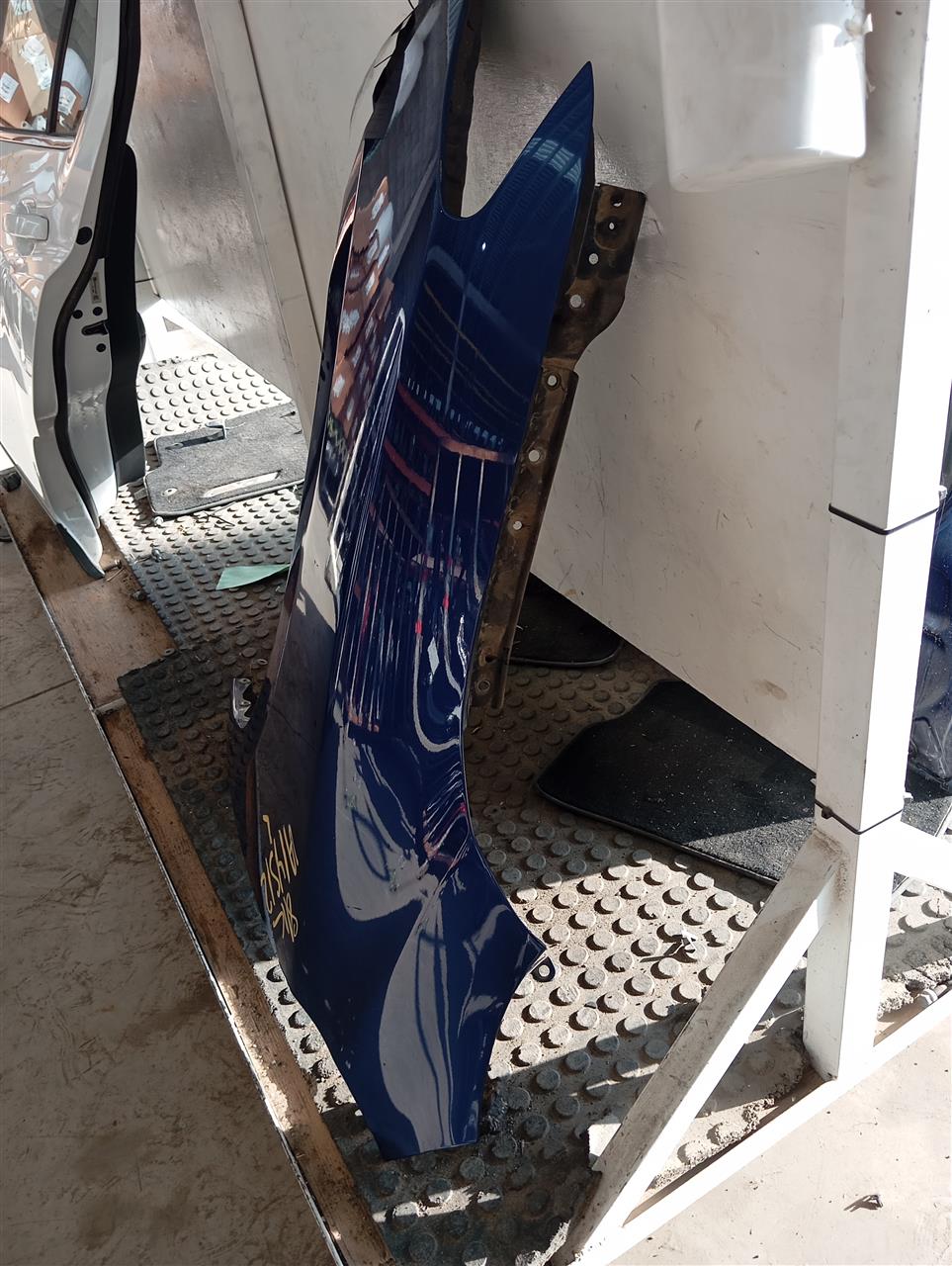 Part image 3