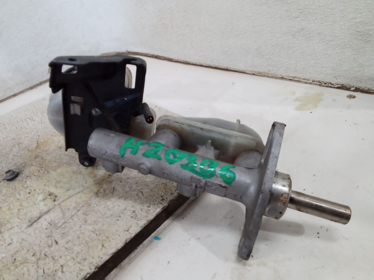 2009 Honda CR-V Brake Master Cyl