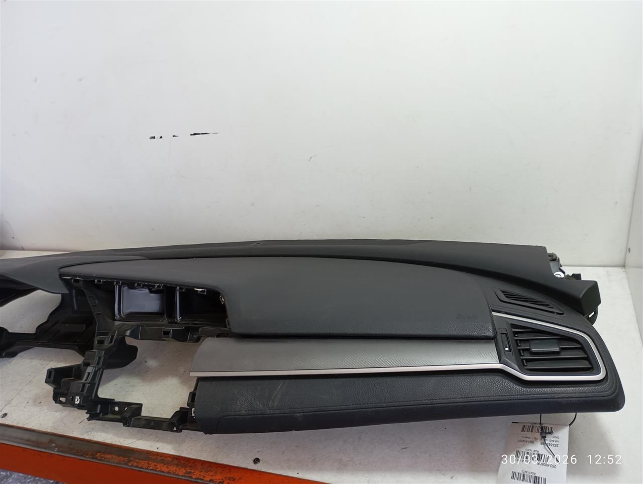 Part image 4