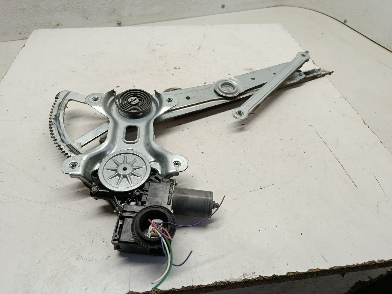2015 Toyota SIENNA Door Window Reg, Fr