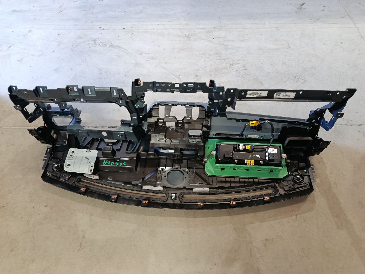 Part image 3