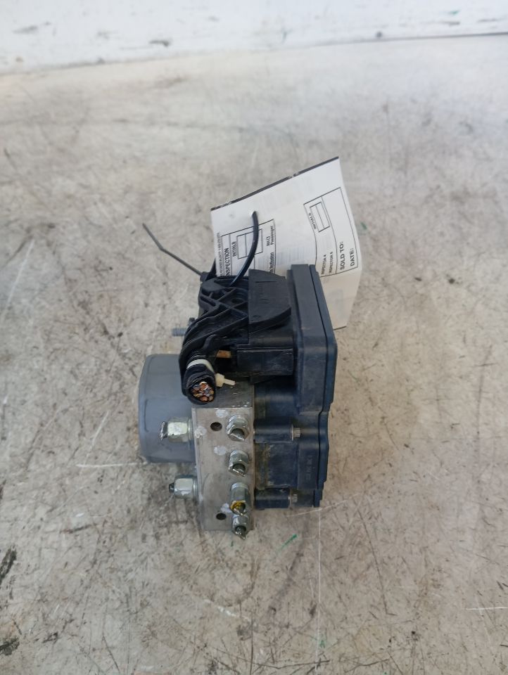 Used 2015 Nissan SENTRA rear disc brakes - Stock #A14658