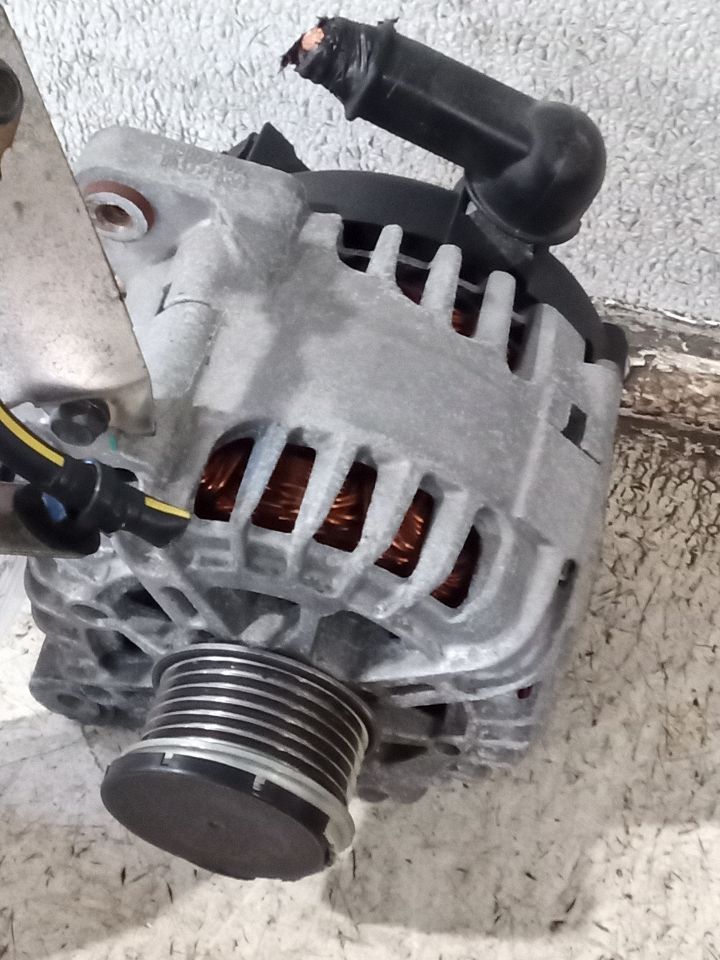 2020 Nissan ROGUE Alternator