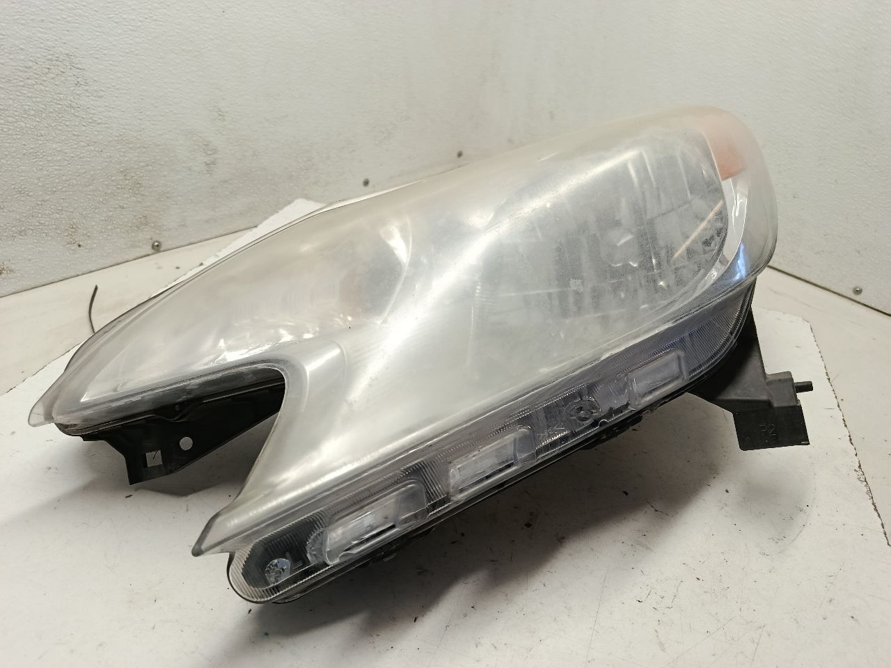 2014 Nissan VERSA Headlamp Assembly