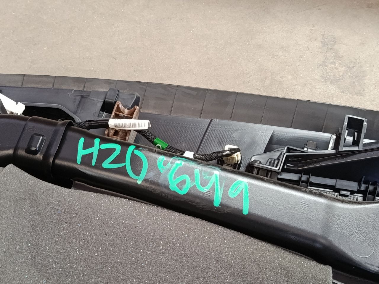 Part image 4