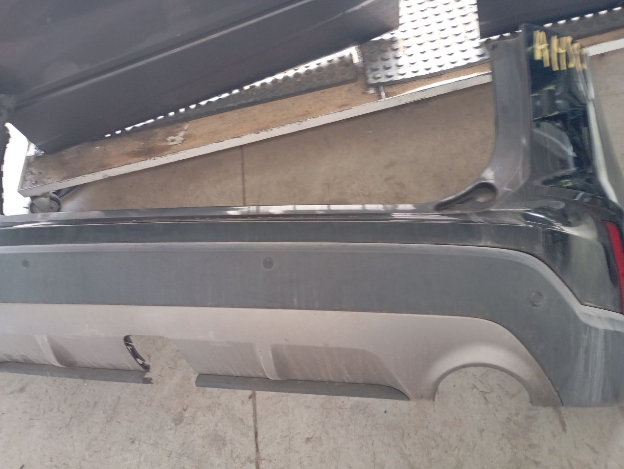 Part image 3