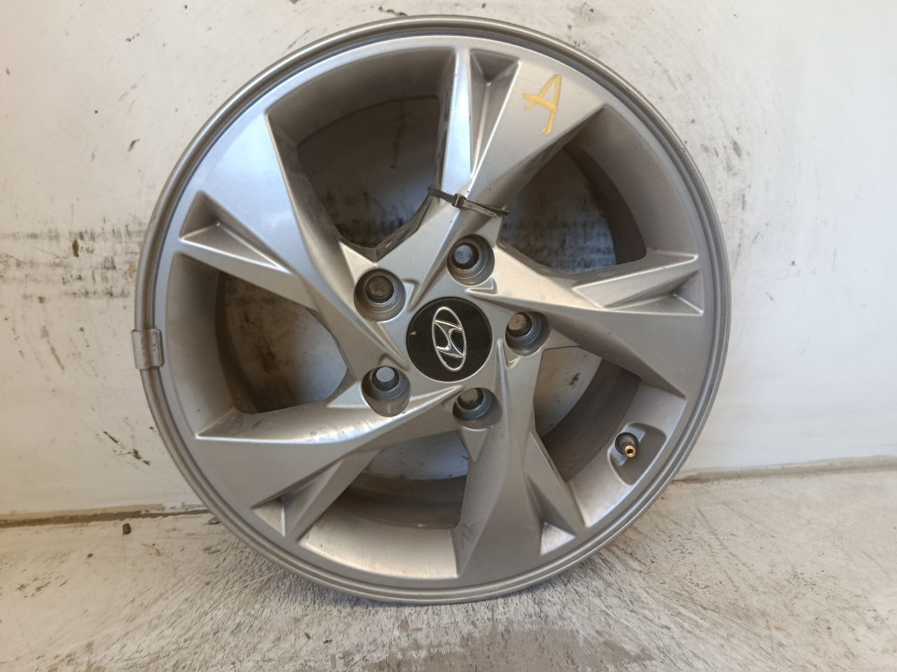 2022 Hyundai ELANTRA Wheel
