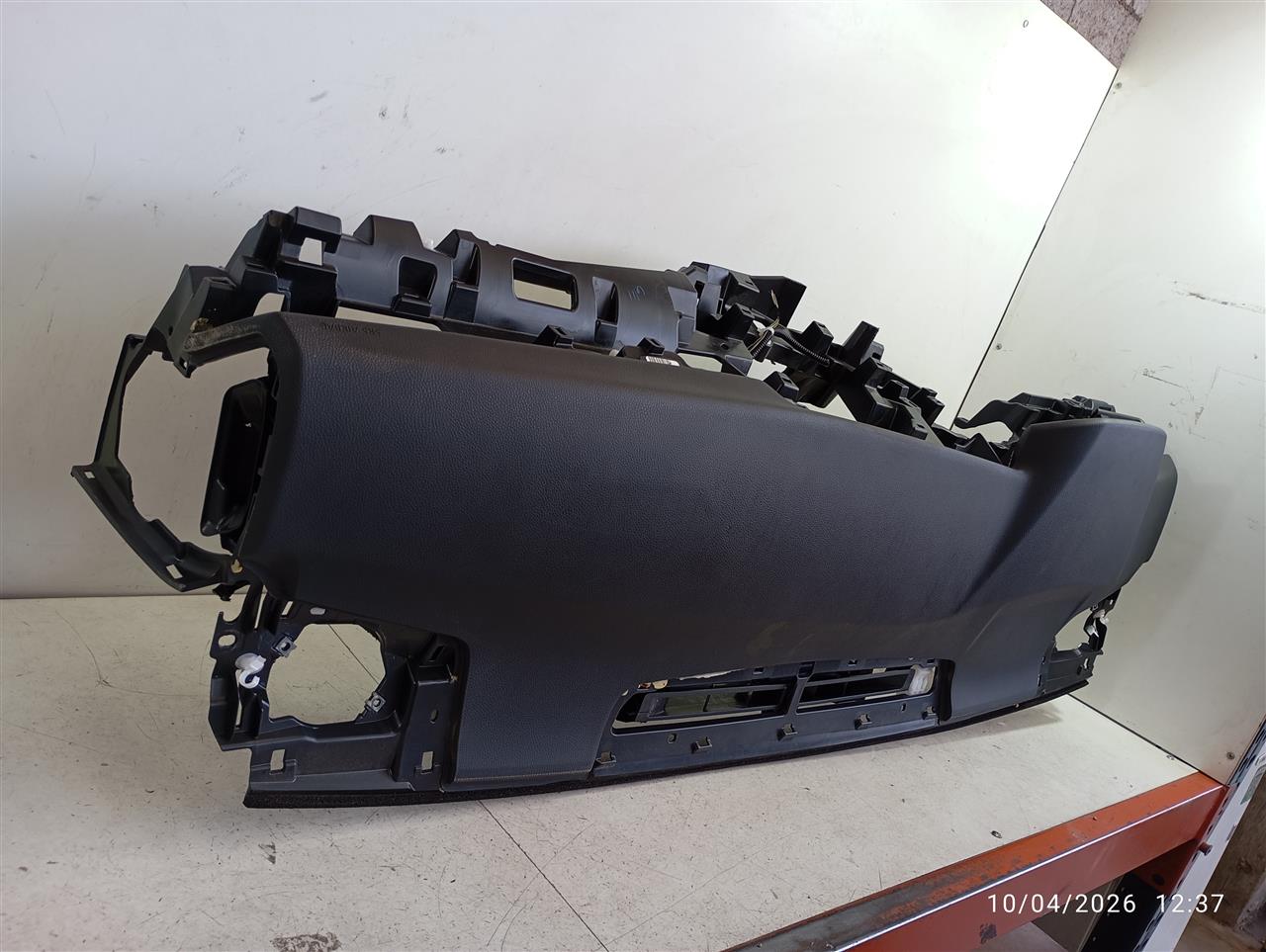 Part image 3