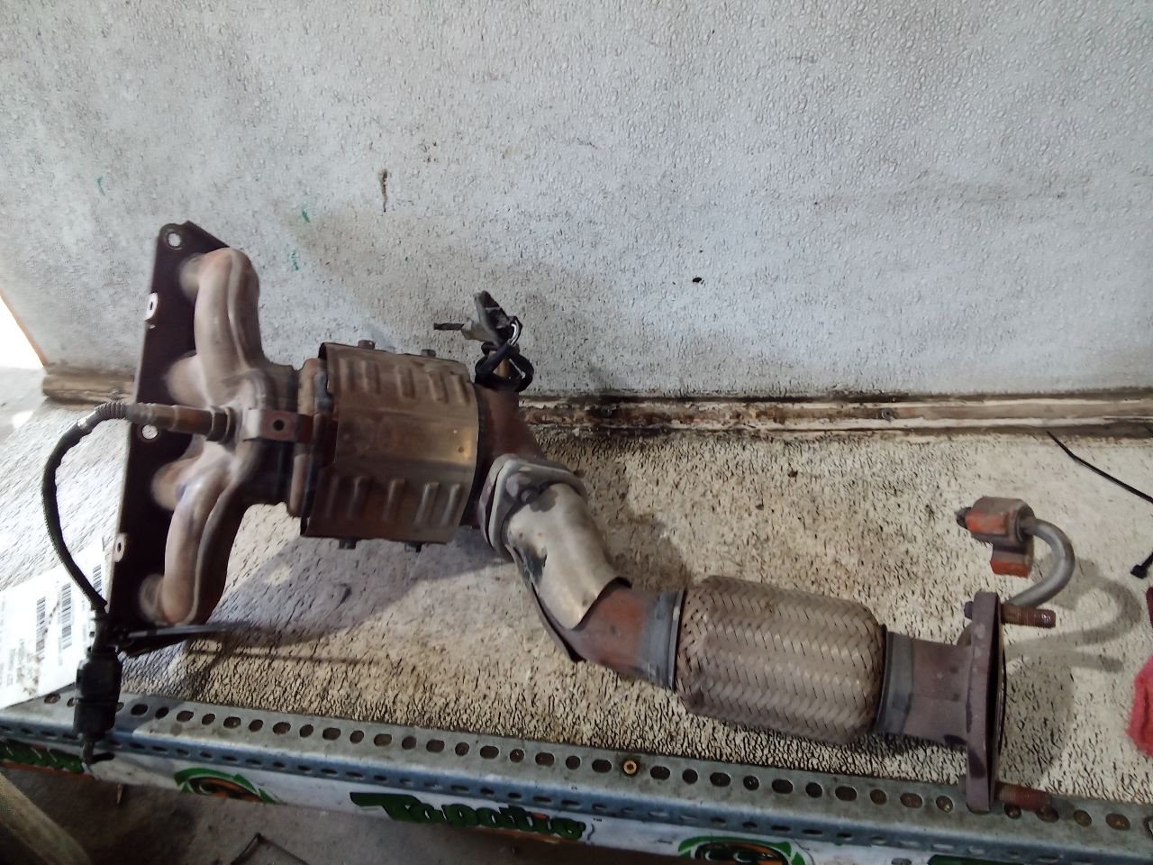 2014 Hyundai ELANTRA Exhaust Manifold