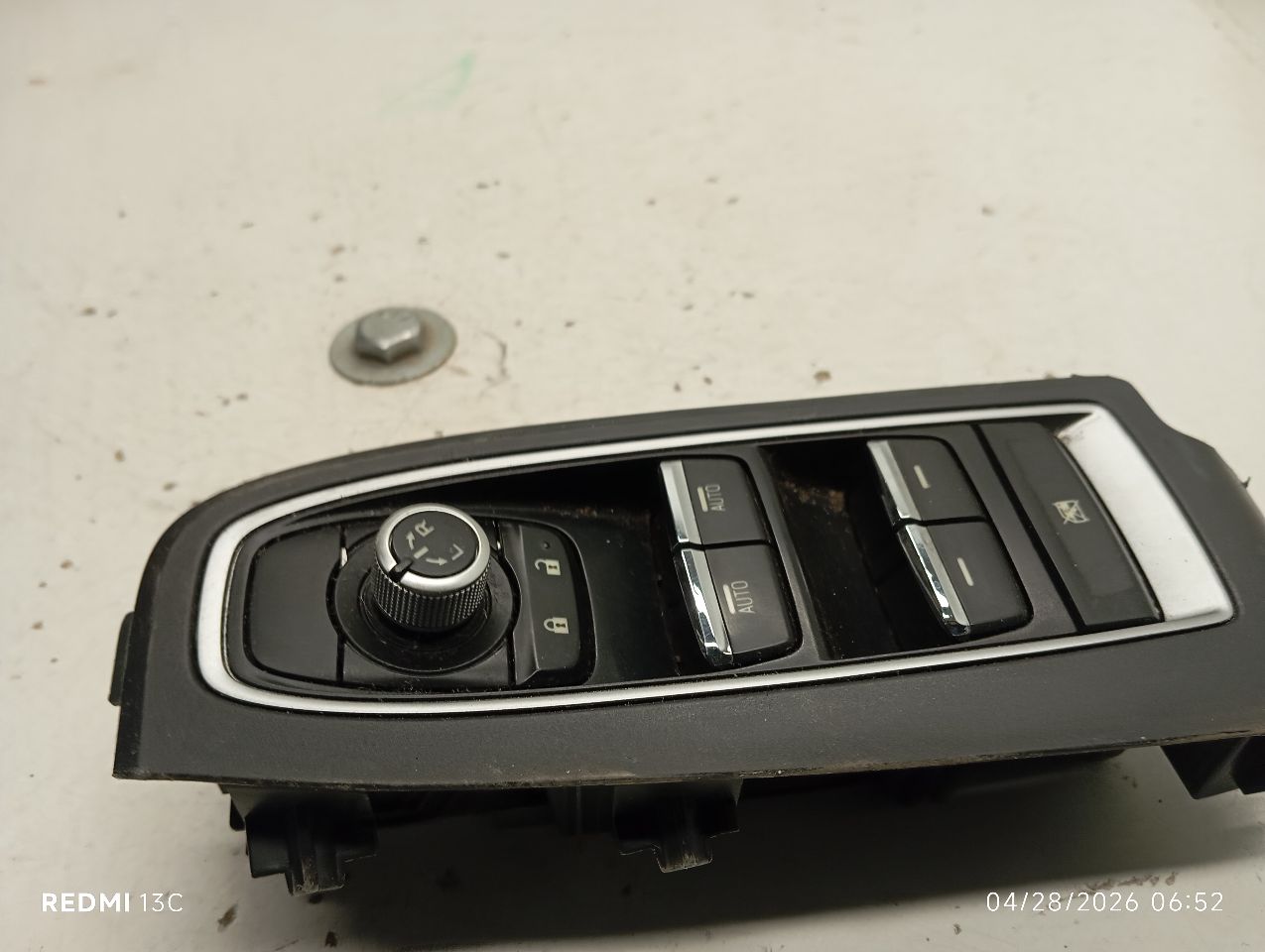 Part image 3
