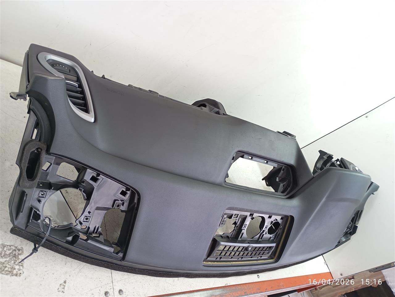 Part image 4