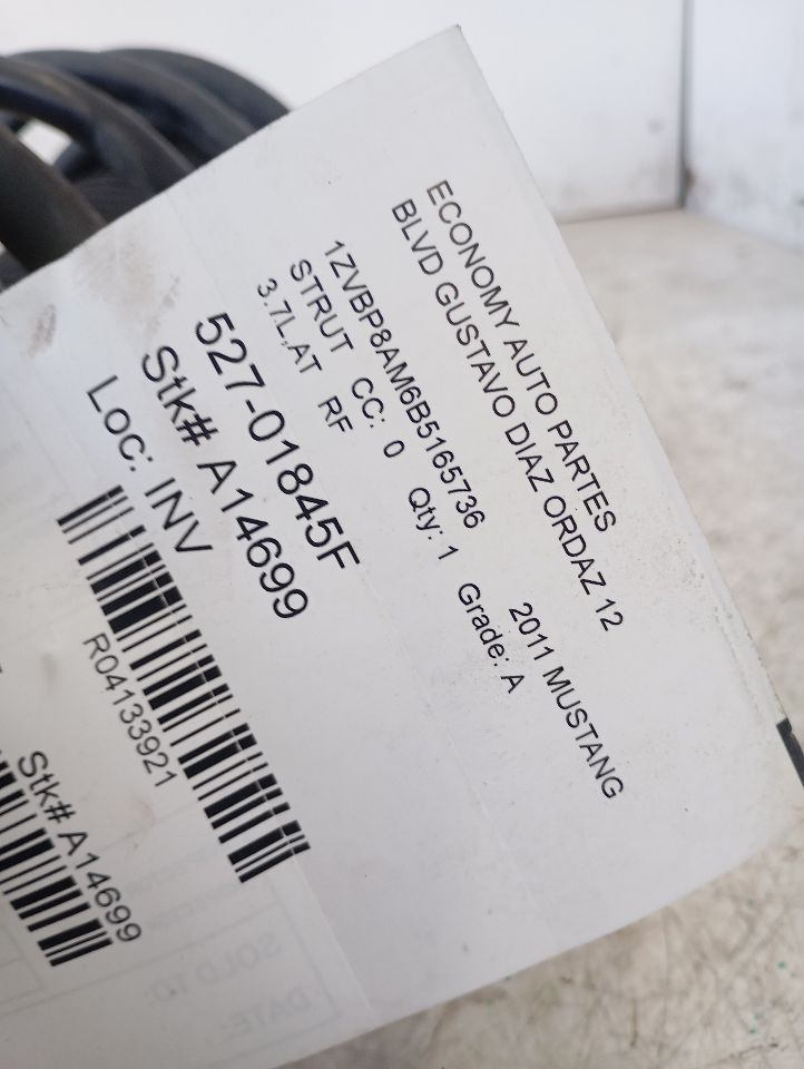2011 Ford MUSTANG Strut