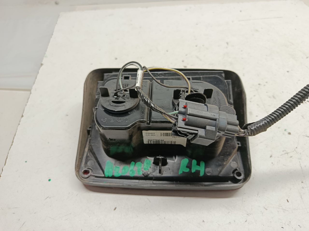 Part image 3