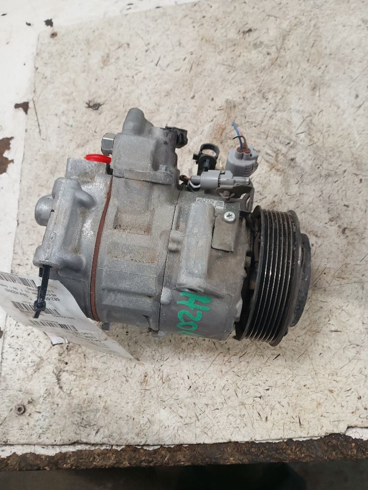 2015 Toyota SIENNA AC Compressor
